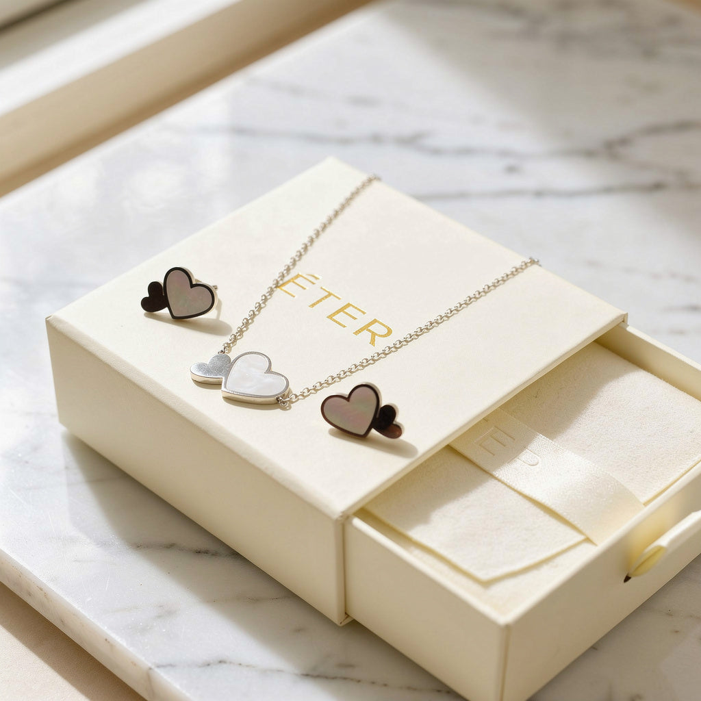 Set „Inimi Elegante" | Colier si cercei | Otel medical 316L | Finisaj argintiu